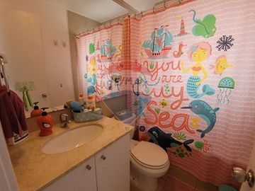 ¡Tu Casa Soñada En Huechuraba Espera por Ti!