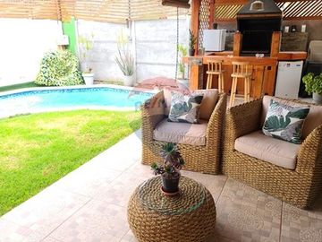 ¡Tu Casa Soñada En Huechuraba Espera por Ti!