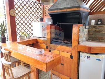 ¡Tu Casa Soñada En Huechuraba Espera por Ti!