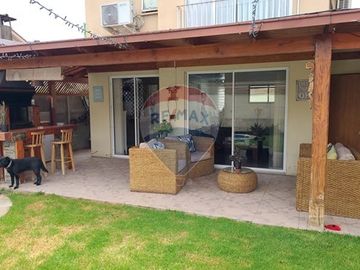 ¡Tu Casa Soñada En Huechuraba Espera por Ti!