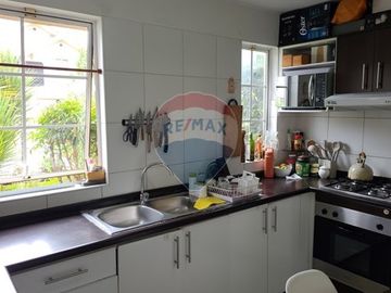 ¡Tu Casa Soñada En Huechuraba Espera por Ti!