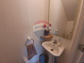 ¡Tu Casa Soñada En Huechuraba Espera por Ti!