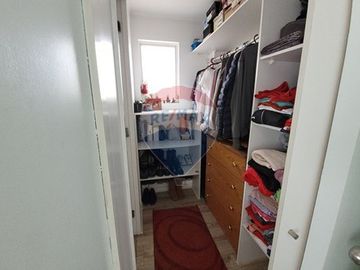¡Tu Casa Soñada En Huechuraba Espera por Ti!