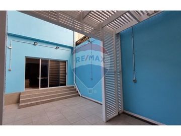 CASA AMPLIA  4 DORMITORIOS SECTOR AVDA BRASIL