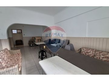 CASA AMPLIA  4 DORMITORIOS SECTOR AVDA BRASIL