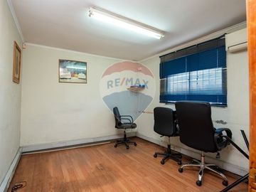 OFICINA EN VENTA/CASA COMERCIAL