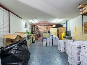OFICINA EN VENTA/CASA COMERCIAL