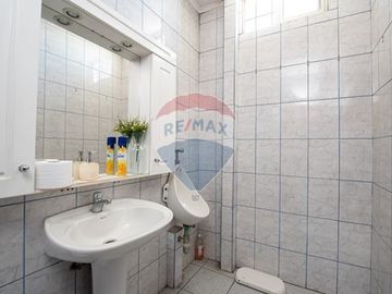 OFICINA EN VENTA/CASA COMERCIAL