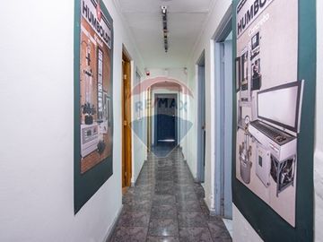 OFICINA EN VENTA/CASA COMERCIAL