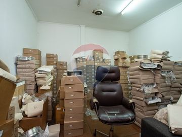 OFICINA EN VENTA/CASA COMERCIAL