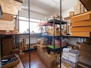 OFICINA EN VENTA/CASA COMERCIAL