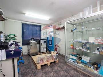 OFICINA EN VENTA/CASA COMERCIAL