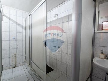 OFICINA EN VENTA/CASA COMERCIAL