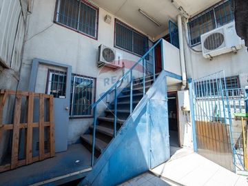 OFICINA EN VENTA/CASA COMERCIAL