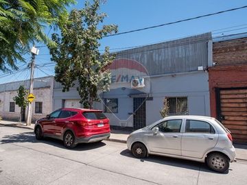 OFICINA EN VENTA/CASA COMERCIAL
