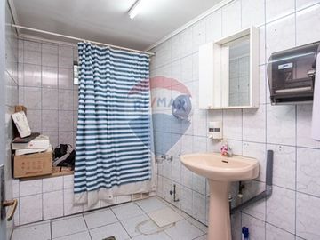 OFICINA EN VENTA/CASA COMERCIAL