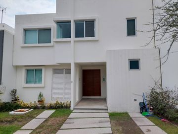 Casa en Venta en Clúster 10 10 10 Lomas de Angelópolis, Puebla.