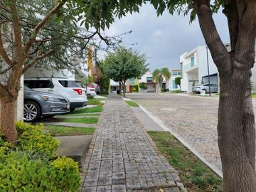 Casa en Venta en Clúster 10 10 10 Lomas de Angelópolis, Puebla.