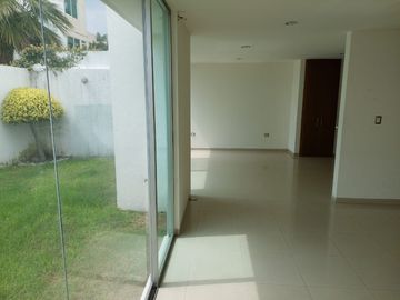 Casa en Venta en Clúster 10 10 10 Lomas de Angelópolis, Puebla.