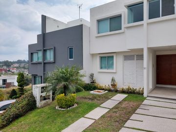 Casa en Venta en Clúster 10 10 10 Lomas de Angelópolis, Puebla.