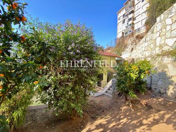 Cerro Alegre, Valparaíso. Casa en 4 niveles 750 m2 de terreno.