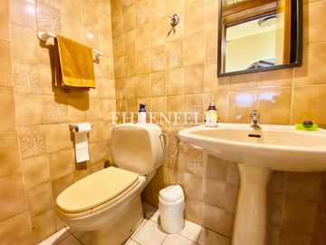 Cerro Alegre, Valparaíso. Casa en 4 niveles 750 m2 de terreno.