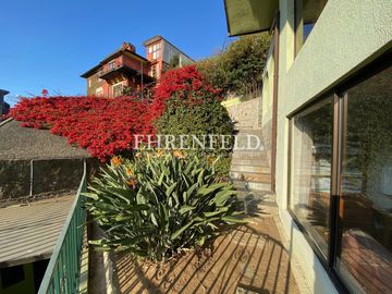 Cerro Alegre, Valparaíso. Casa en 4 niveles 750 m2 de terreno.