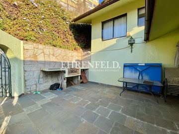 Cerro Alegre, Valparaíso. Casa en 4 niveles 750 m2 de terreno.