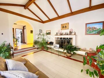 Cerro Alegre, Valparaíso. Casa en 4 niveles 750 m2 de terreno.