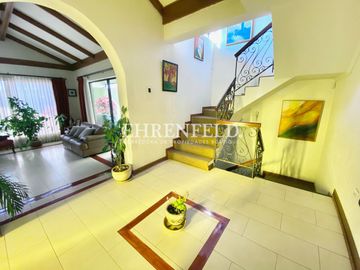 Cerro Alegre, Valparaíso. Casa en 4 niveles 750 m2 de terreno.