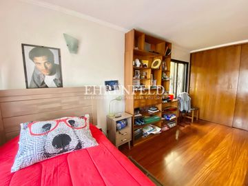 Cerro Alegre, Valparaíso. Casa en 4 niveles 750 m2 de terreno.