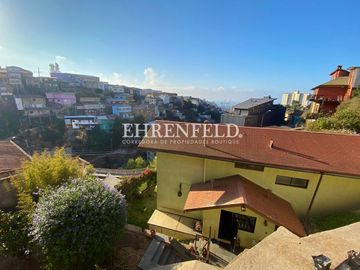 Cerro Alegre, Valparaíso. Casa en 4 niveles 750 m2 de terreno.