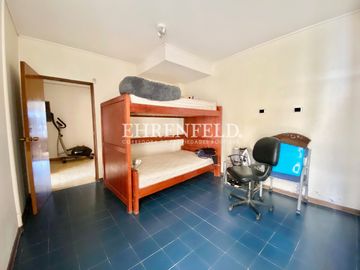 Cerro Alegre, Valparaíso. Casa en 4 niveles 750 m2 de terreno.