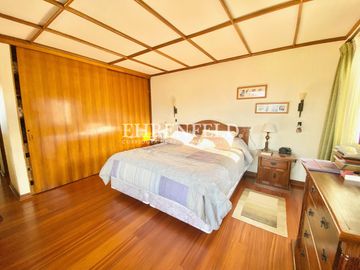 Cerro Alegre, Valparaíso. Casa en 4 niveles 750 m2 de terreno.