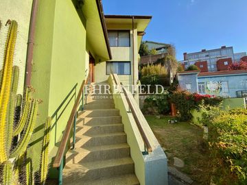 Cerro Alegre, Valparaíso. Casa en 4 niveles 750 m2 de terreno.