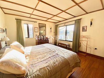 Cerro Alegre, Valparaíso. Casa en 4 niveles 750 m2 de terreno.