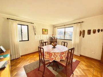 Cerro Alegre, Valparaíso. Casa en 4 niveles 750 m2 de terreno.