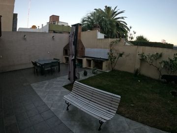 Casa  en Venta Villa Sarmiento / Moron (B145 4617)