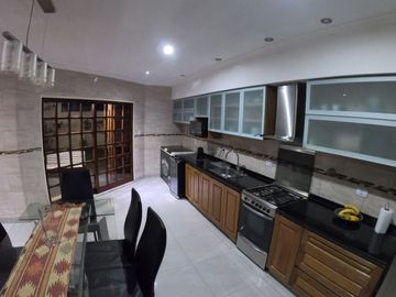 Casa  en Venta Villa Sarmiento / Moron (B145 4617)