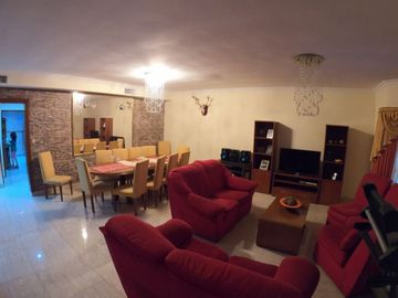 Casa  en Venta Villa Sarmiento / Moron (B145 4617)