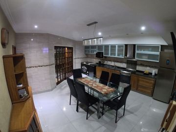 Casa  en Venta Villa Sarmiento / Moron (B145 4617)