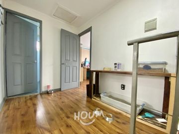 HERMOSA CASA EN PASAJE CERRADO