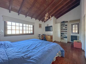 Casa en venta en Lanús Este con patio y piscina