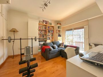 Casa en venta en Lanús Este con patio y piscina