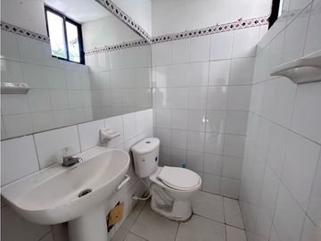 Venta OPORTUNIDAD de Casa 4 niveles Conjunto Cerrado