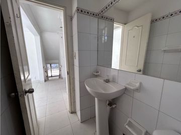 Venta OPORTUNIDAD de Casa 4 niveles Conjunto Cerrado