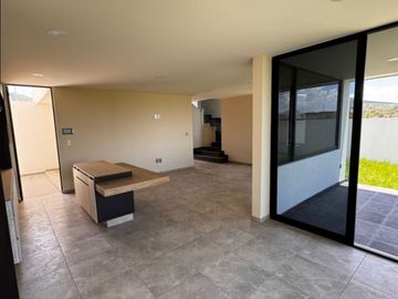 CASA EN VENTA LOMALTA, TRES MARÍAS