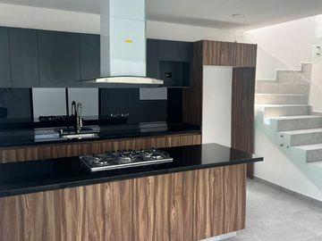 CASA EN VENTA CAÑADAS DEL BOSQUE LT. 25