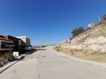 TERRENO EN FRACC. ARBOLEDAS, TRES MARIAS