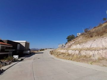 TERRENO EN FRACC. ARBOLEDAS, TRES MARIAS